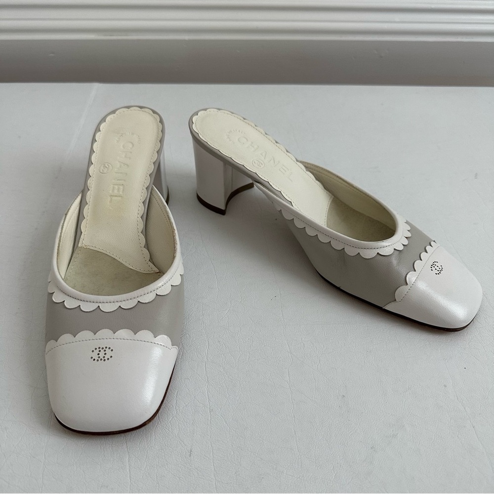 CHANEL Women's Cream and Gray Mules - Picture 13 of 16